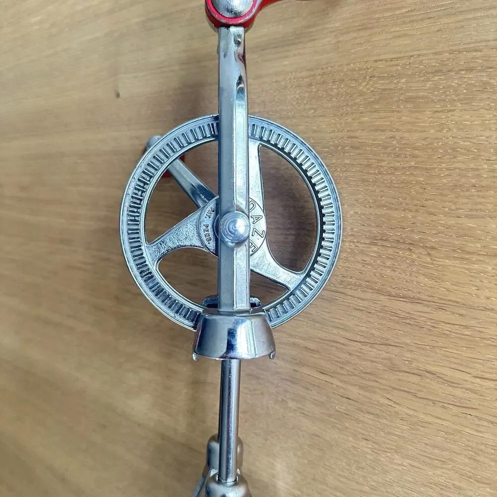 Vintage DAZEY Model 810 Red Hand Mixer Egg Beater Heavy Duty Adjustable Handle
